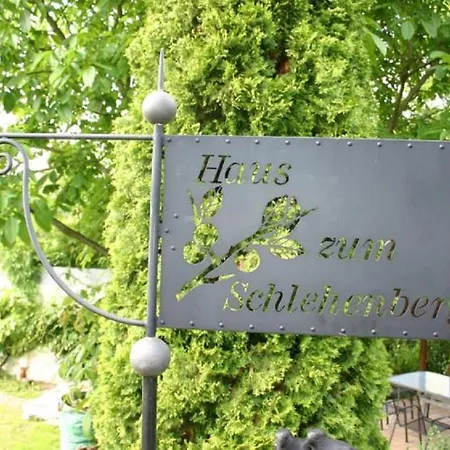 בית הארחה Haus Zum Schlehenberg 4*